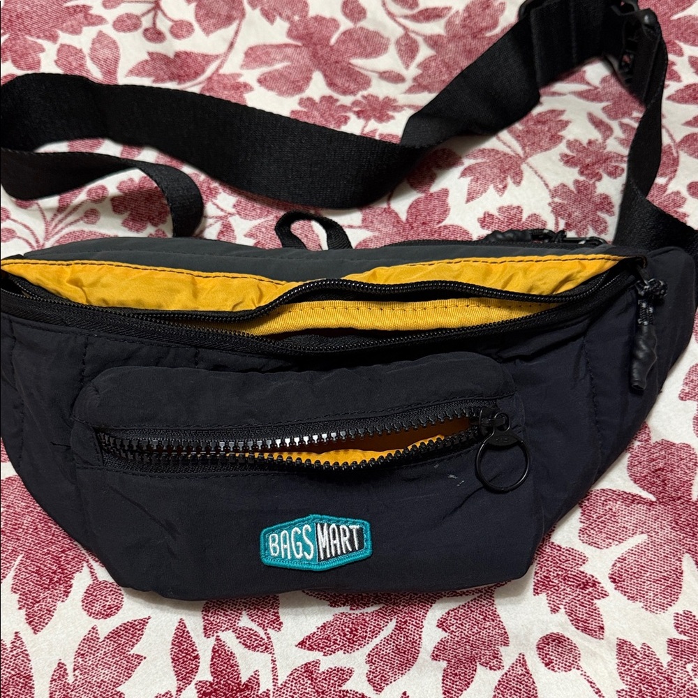 Black and Yellow BagsMart Waist Bag